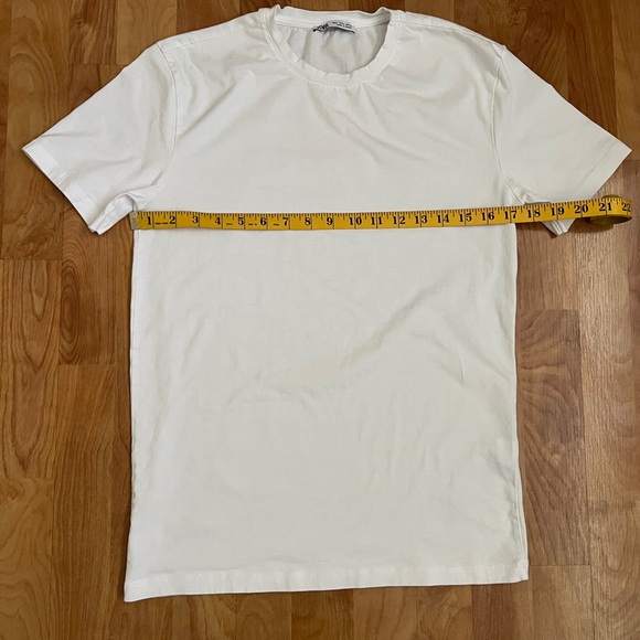 EUC Zara White Short Sleeve Crew Neck Tshirt sz M - Picture 3 of 5